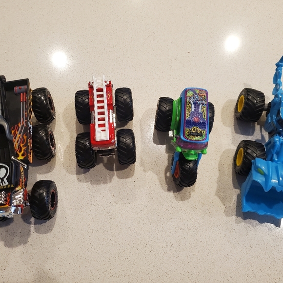Unique Monster Truck Toy Set  of 4 - Picture 2 of 4